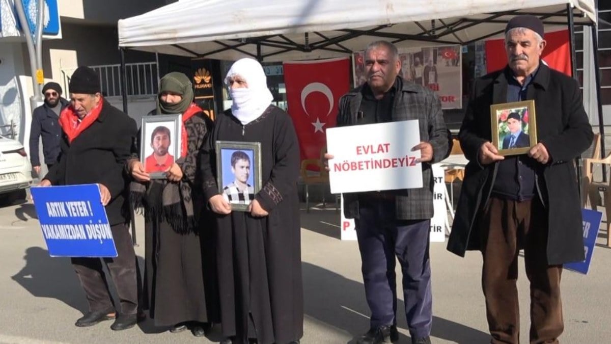 Muş’ta evlat nöbetindeki babadan HDP’ye tepki: Meclis’te de olmaması lazım