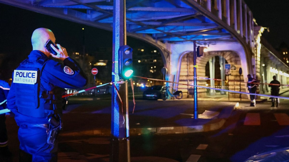 Paris’te bıçaklı saldırı: 1 ölü