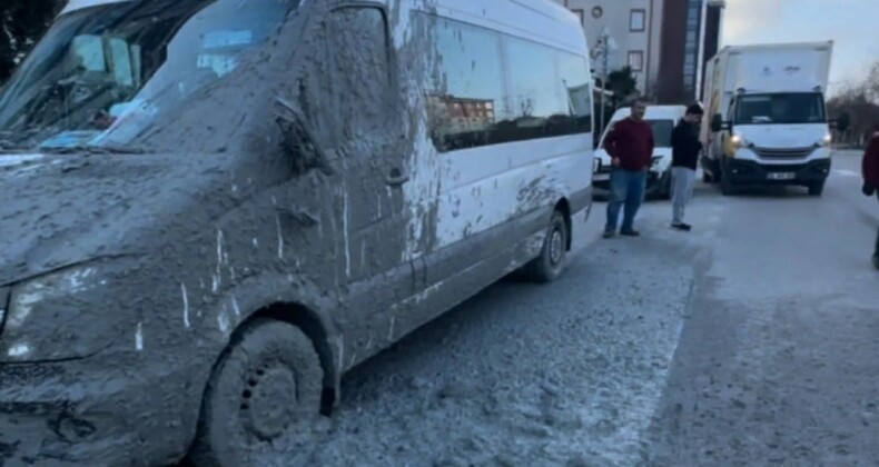 Pendik’te ani fren yapan hafriyat kamyonu beton saçtı