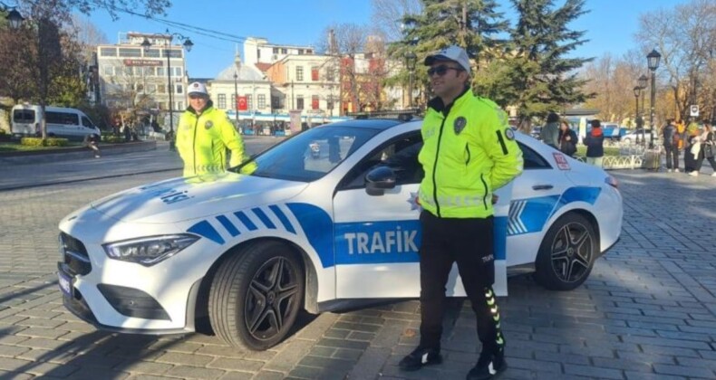 Polis otosu olan suç örgütünün lüks araçları İstanbul sokaklarında