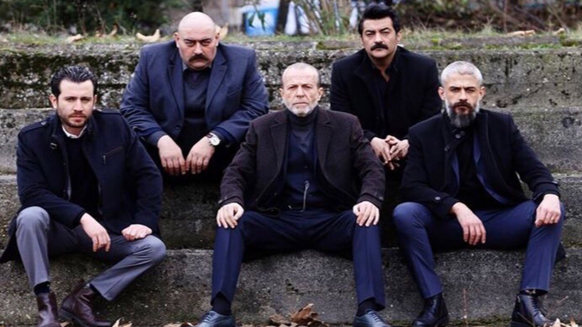 Poyraz Karayel’in yıldız ismi evlenme teklif etti! Bakın gelin kim…