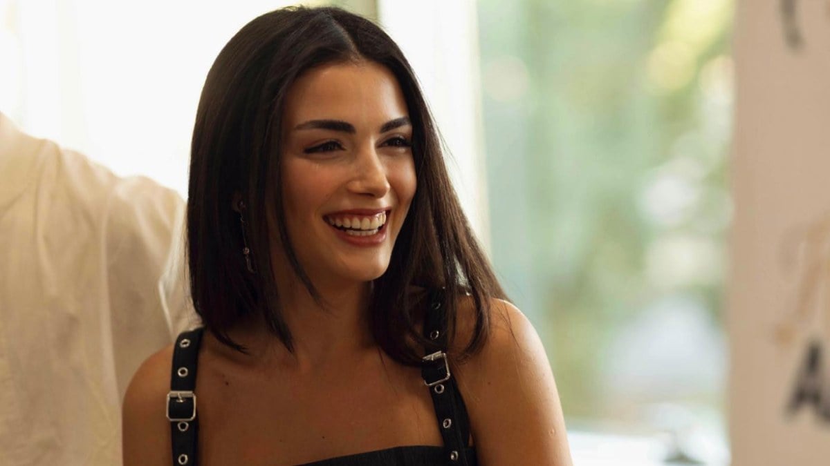 Safir’in Feraye’si Özge Yağız mini elbisesiyle mest etti! ‘Bu güzellik şaka mı?’