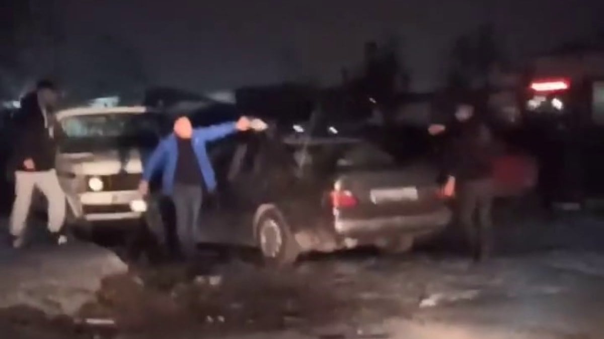 Sakarya’da bir garip olay: Tamir edilmeyen aracını yakmak istedi