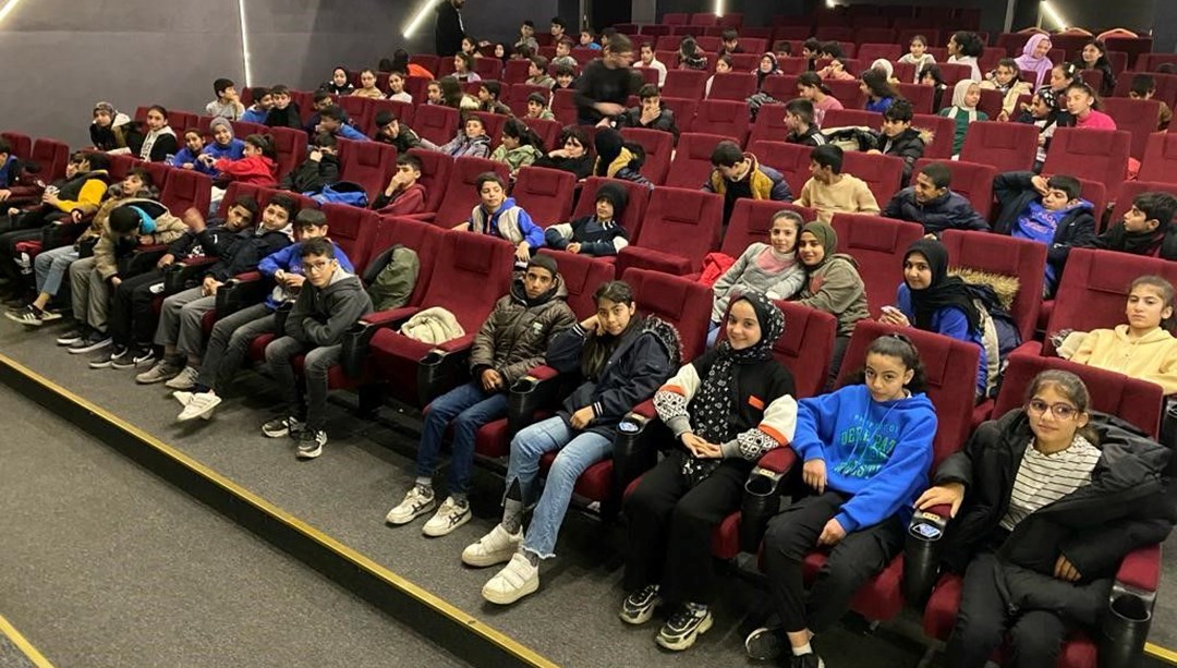 Şanlıurfa Büyükşehir Belediyesi 500 bin öğrenciye film izletti