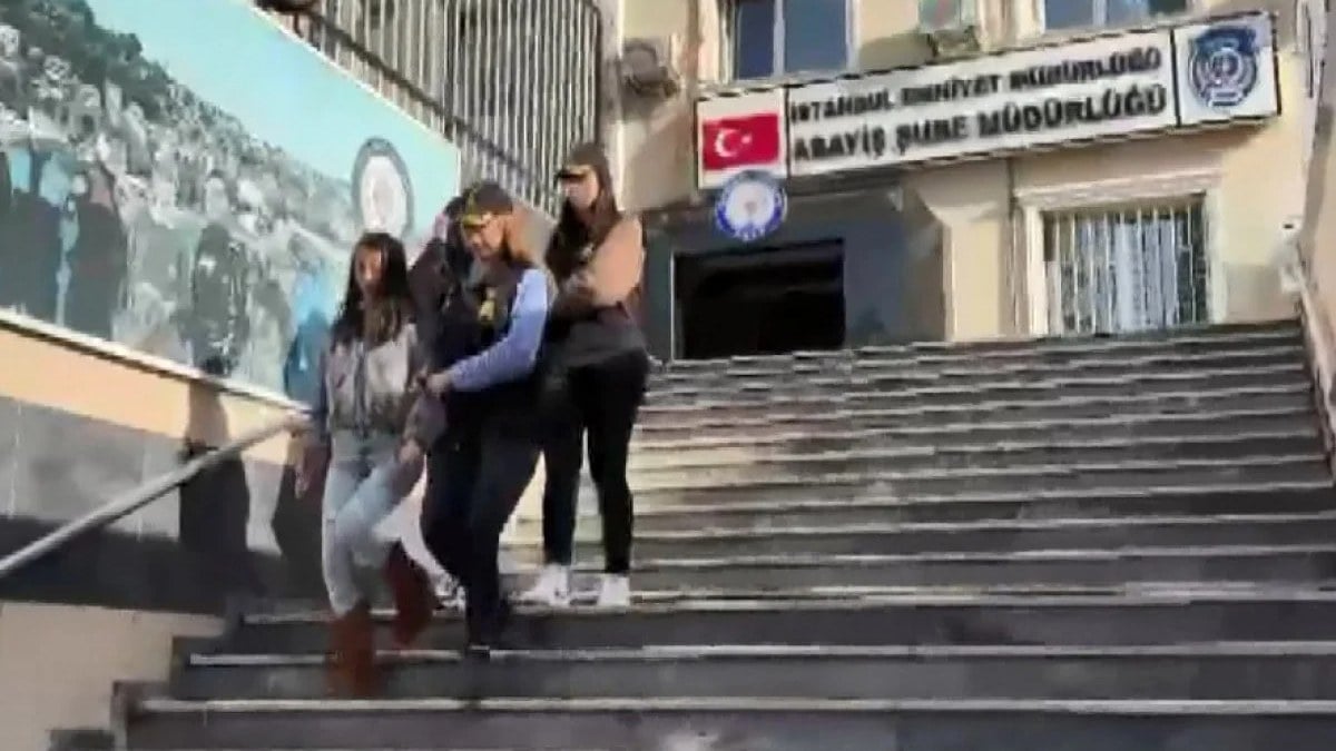 Sosyal medyada müstehcen yayın yapan fenomenlere operasyon! 6 gözaltı