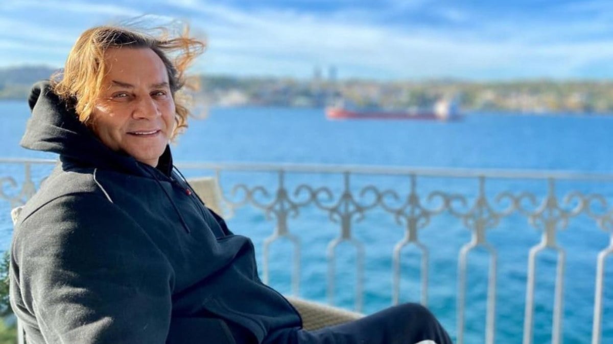 Sunucu Armağan Çağlayan ortalığı birbirine kattı! AVM çalışanlarını azarladığı anlar