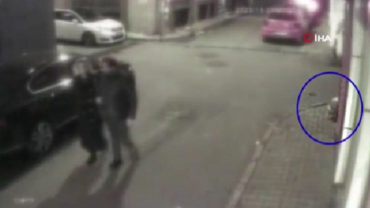 Taksi sürücüsü bu defa hırsızlığa karıştı! İstanbul’da şok eden görüntü…