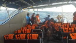Tayland’da batan feribottaki 70 yolcu, son anda kurtarıldı