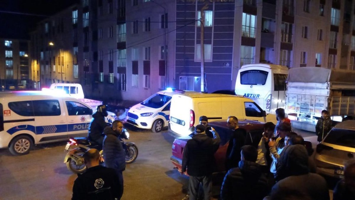 Tekirdağ’da maganda dehşeti: Parayı koparamayınca arabanın lastiklerini yardı