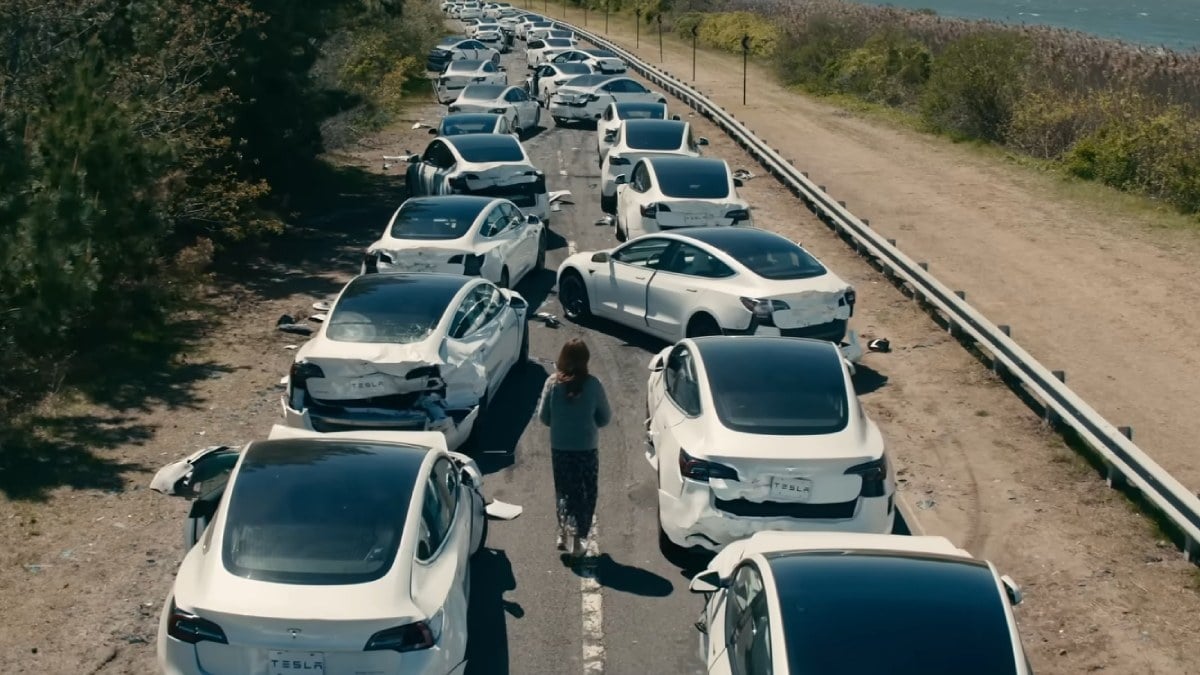 Tesla sahnesi gündemde! Dünyayı Ardında Bırak film konusu nedir, oyuncuları kimler?