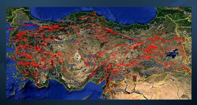 Türkiye diri fay hattı haritası güncellendi: İşte riskli olan ilçeler