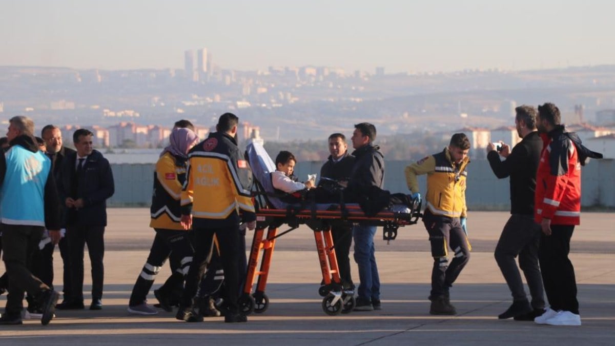 Türkiye Gazzelilere sahip çıkıyor! 75 hasta daha getirildi