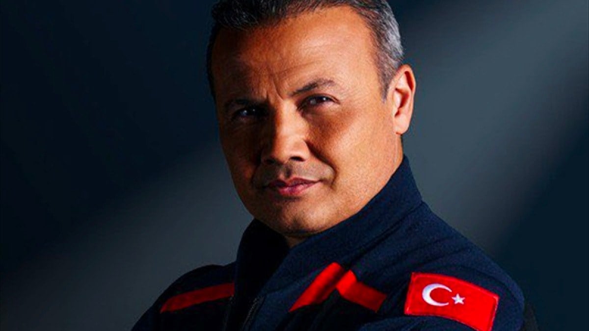 Türkiye’nin ilk uzay yolcusu olacak: Alper Gezeravcı uzay aracı eğitimini tamamladı