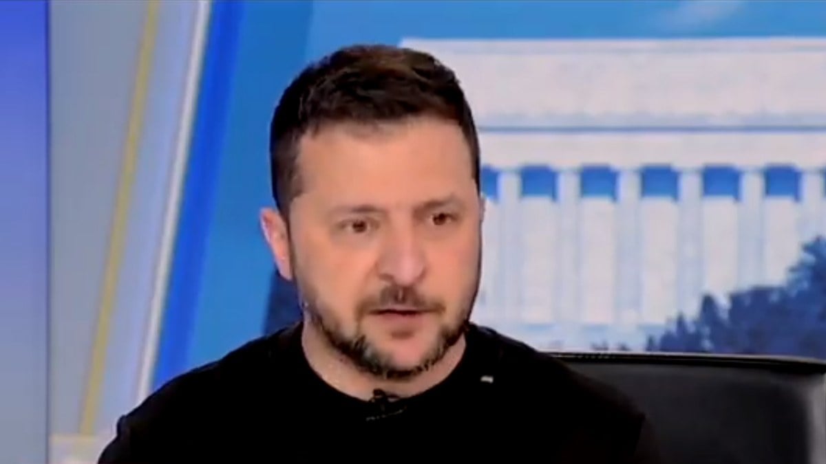 Ukrayna Devlet Başkanı Zelensky: Dünyayı dolaşmayın, paranızı silahlara harcayın