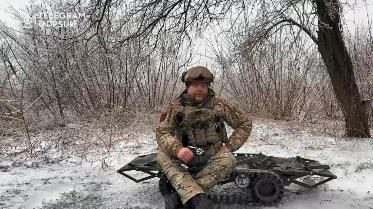 Ukrayna ordusu yaralıları elektronik sedye ile taşıyacak