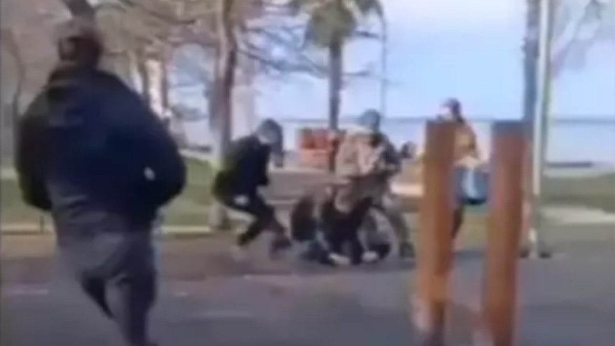 Yalova’da kendini polis olarak tanıtan dolandırıcı son vurgununu yapamadan yakalandı