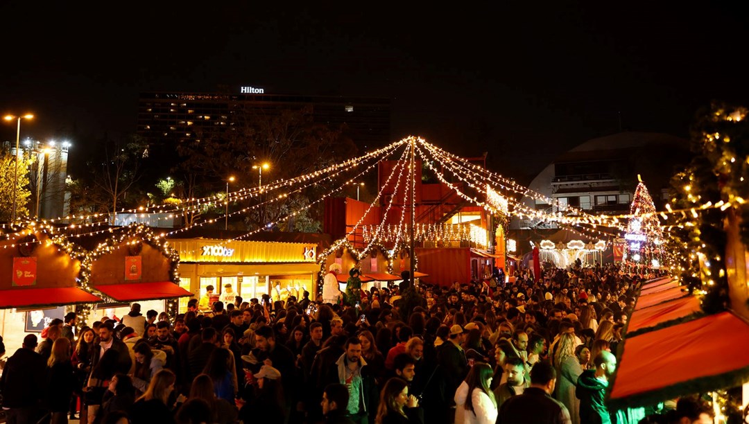 Yılbaşı kasabası Wonder Village Küçükçiftlik Park’ta açıldı