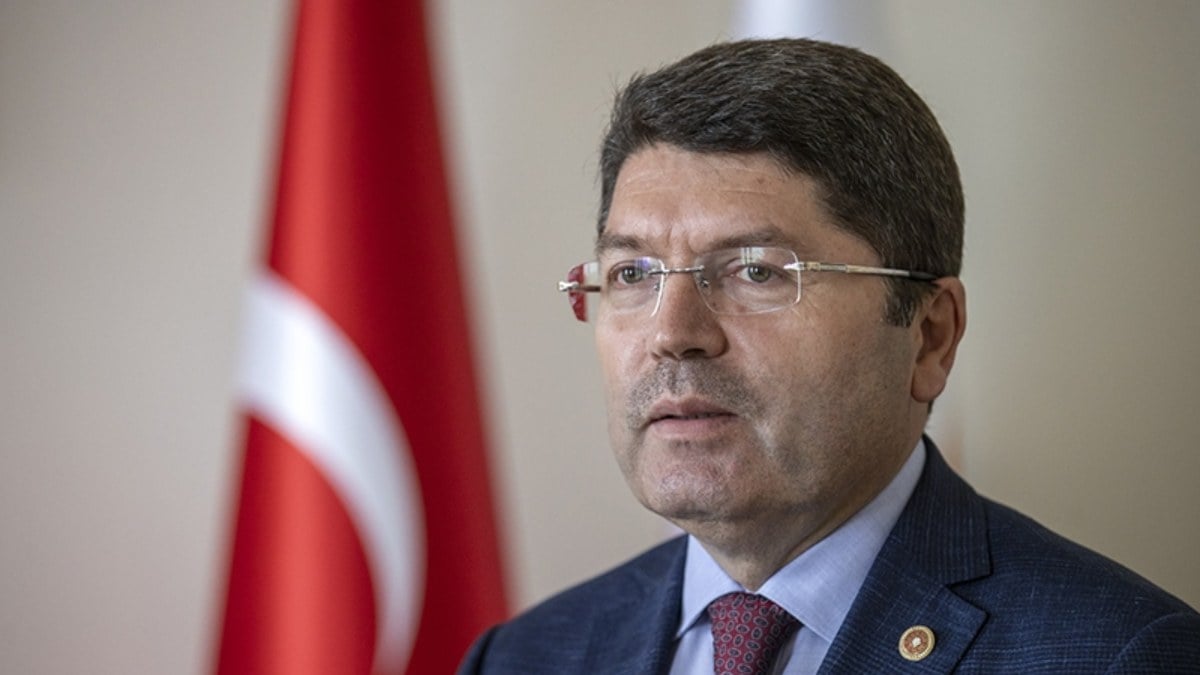 Yılmaz Tunç’tan teröre karşı bildiriye imza atmayan CHP ve DEM Parti’ye tepki