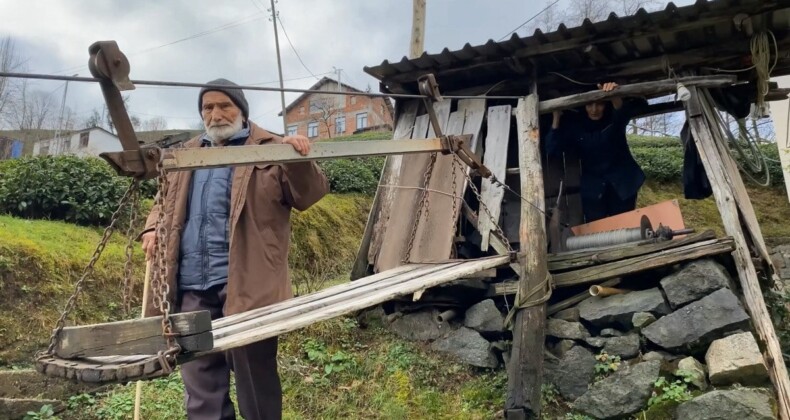 90 yaşındaki Rizelinin, sarp arazideki evine ulaşım çözümü: İlkel teleferik