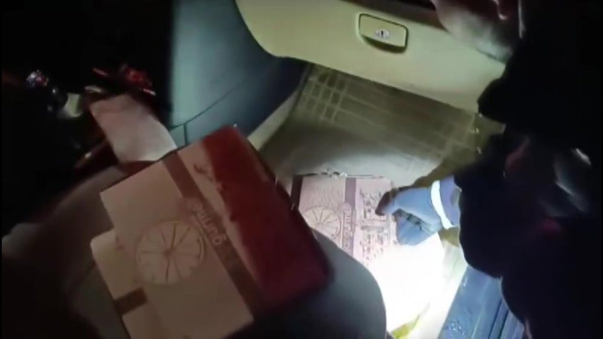 Adana’da baklava kutusundan uyuşturucu çıktı