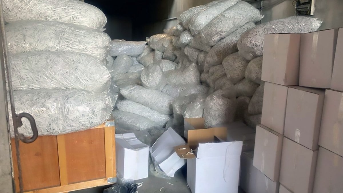 Adana’da gümrükte 26,3 milyon liralık kaçak makaron ele geçirildi