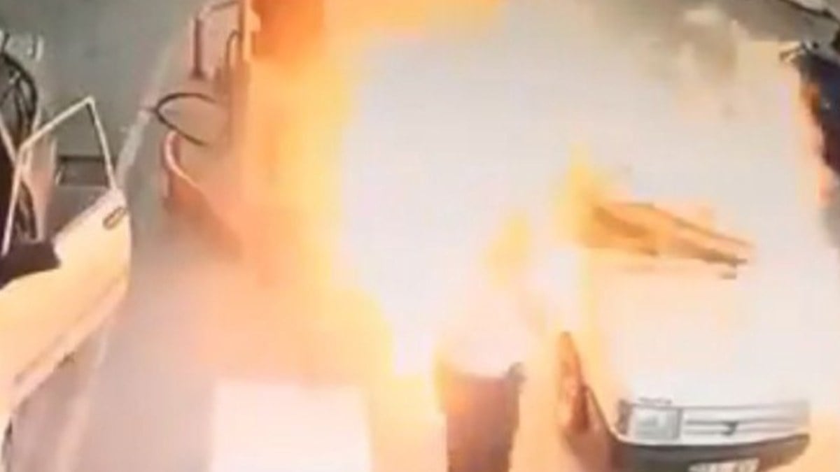 Adana’da LPG dolumu yapılan otomobil bomba gibi patladı