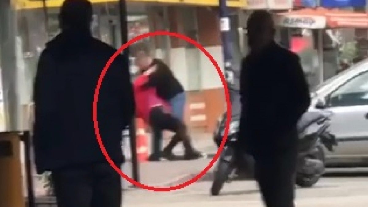 Adana’da sokak ortasında kadına şiddet kamerada