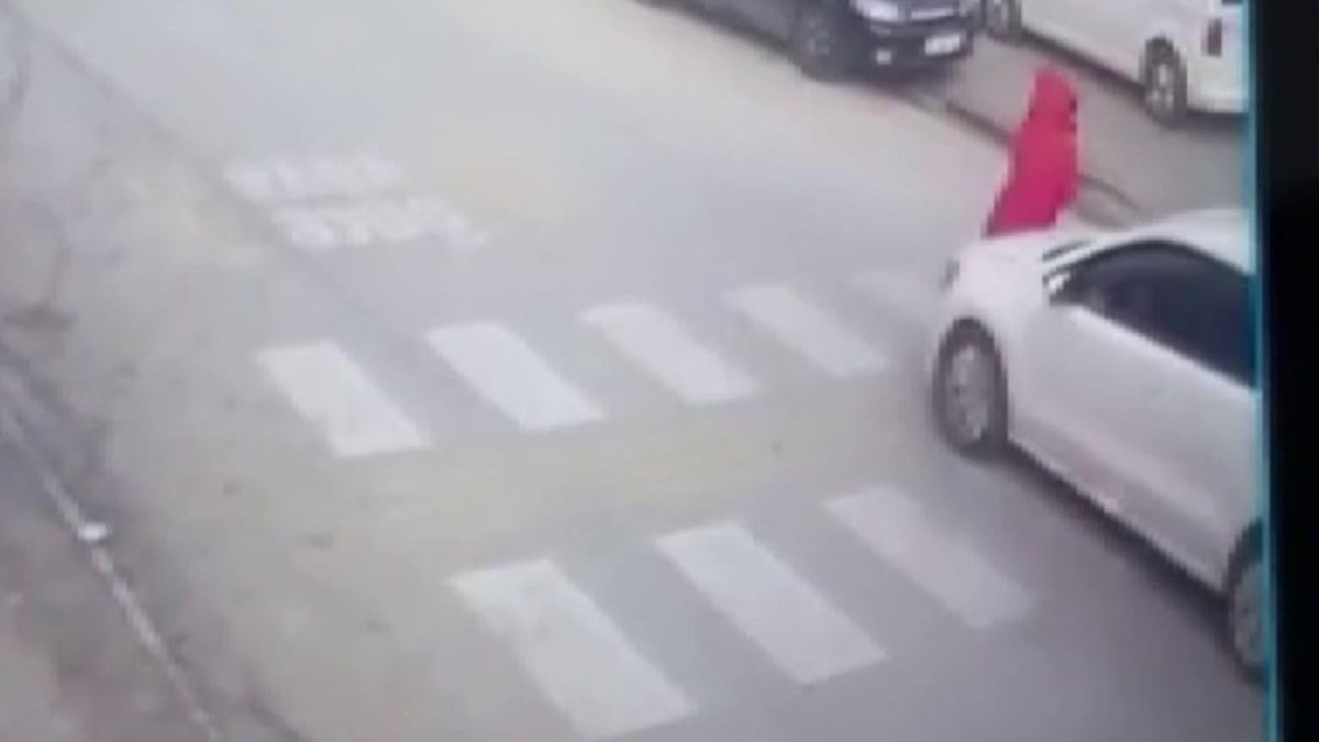 Adana’da yaya geçidinde araba çarpan küçük kız kusurlu sayıldı