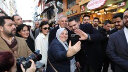 AK Parti’nin İstanbul adayı Murat Kurum’a Bakırköy’de yoğun ilgi