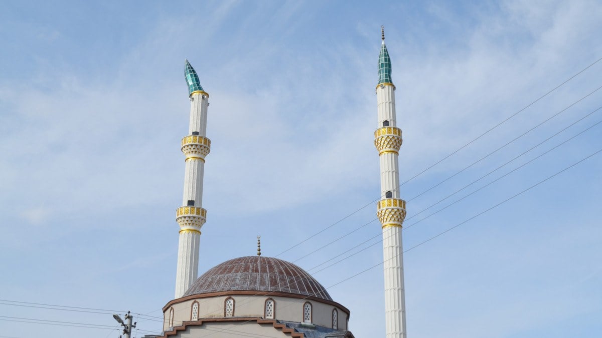 Aksaray’da fırtına cami minaresini vurdu