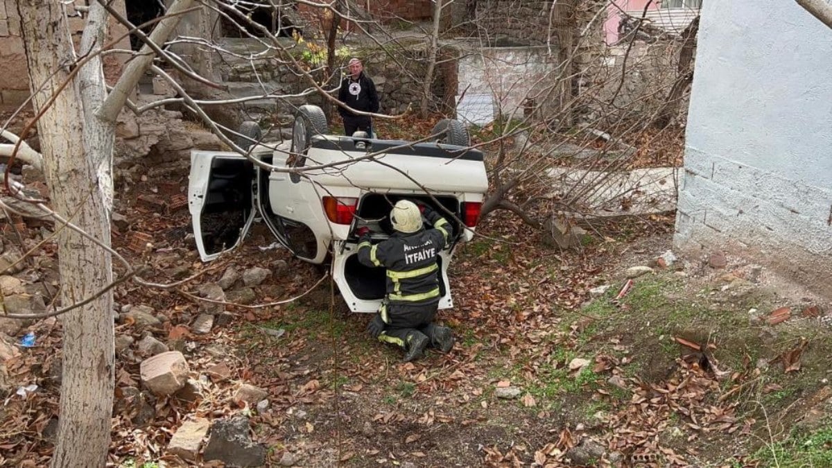 Aksaray’da takla atan otomobil hurdaya döndü