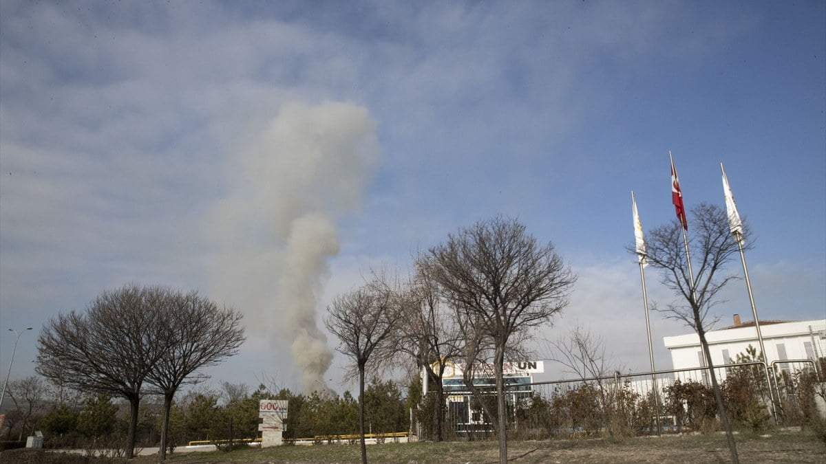 Ankara’da Sincan OSB’de elektronik yedek parça fabrikasında yangın