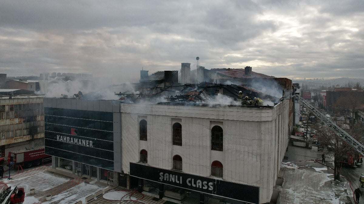 Ankara’daki mobilya imalathanesinde yangın paniği