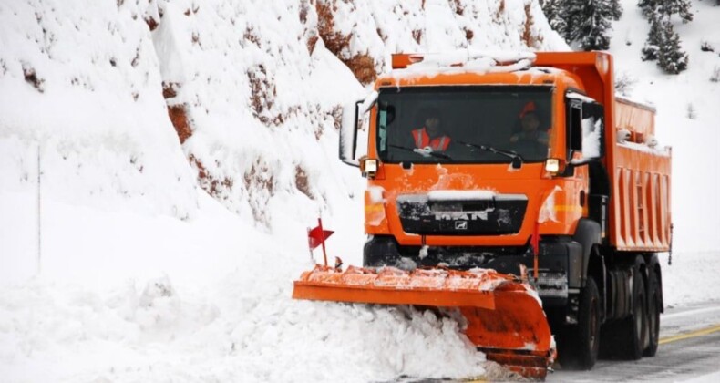 Antalya – Konya yolunun açık tutulması için ekiplerin hummalı çalışması sürüyor