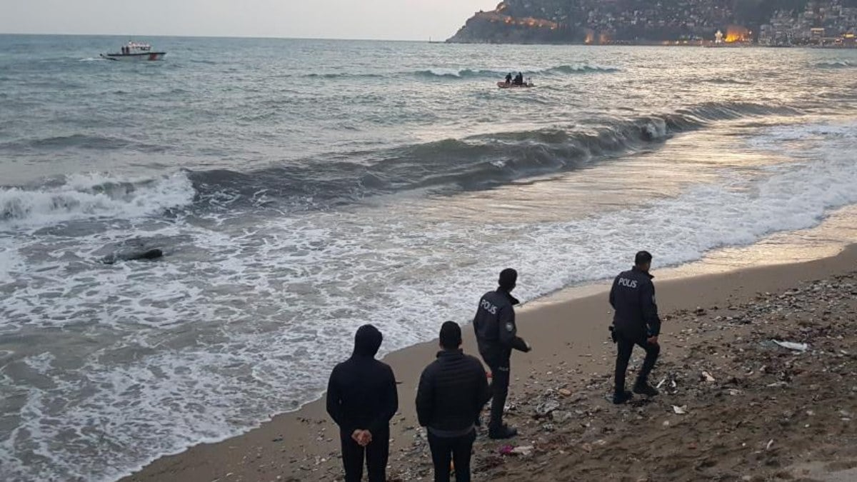 Antalya’da alkol aldıktan sonra denize giren adam yaşamını yitirdi