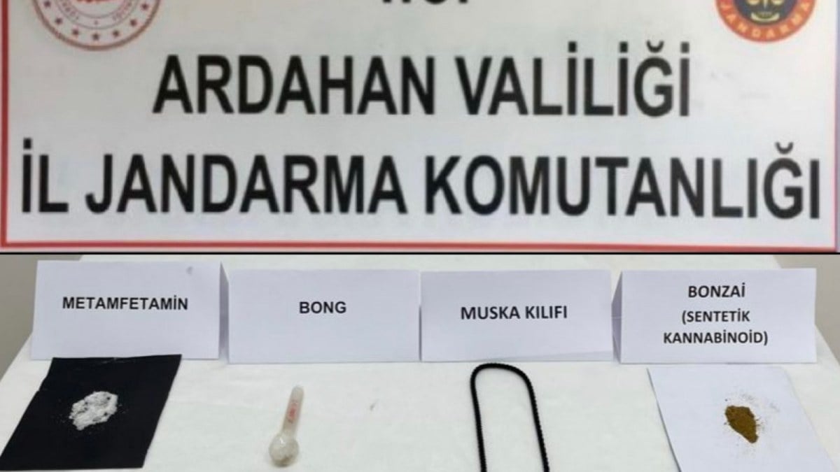 Ardahan’da otobüs aramasında uyuşturucu muska kılıfından çıktı