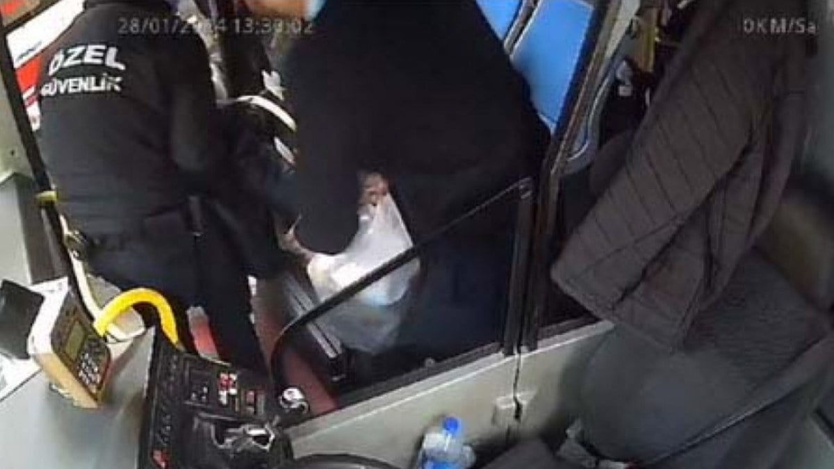 Aydın’da otobüs sürücüsü rahatsızlanan yolcuyu hastaneye yetiştirdi