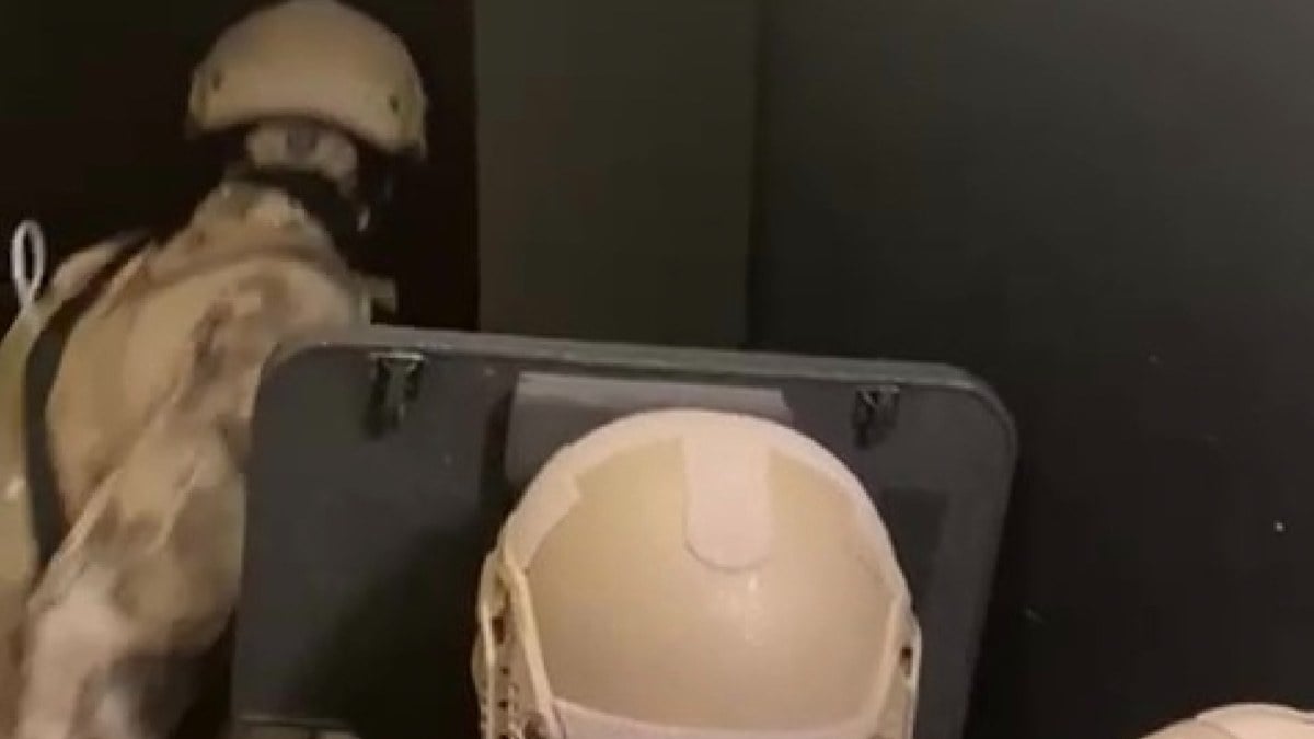 Balıkesir’de polis kurye kılığına girdi: Suçlular paketlendi