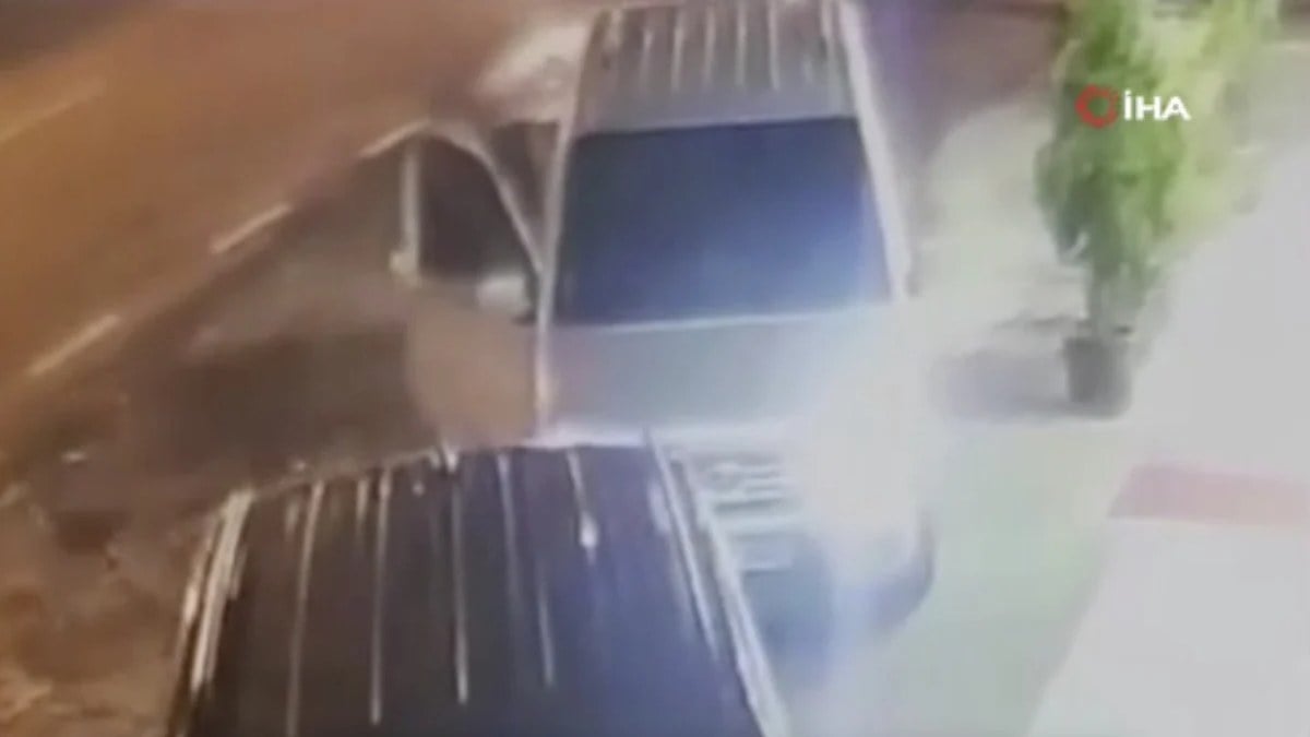 Başakşehir’de aracını çalışır vaziyette park edip fırına giren vatandaşın aracı çalındı