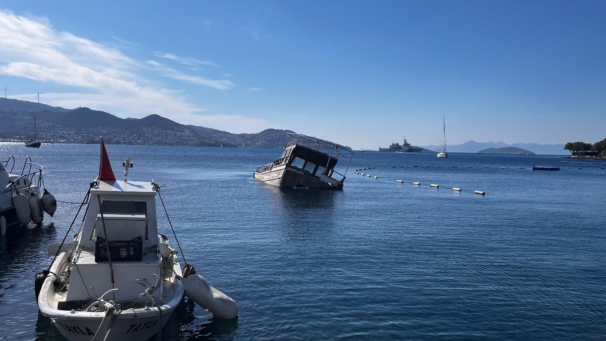 Bodrum’da fırtına! 15 metre uzunluğundaki tekne alabora oldu