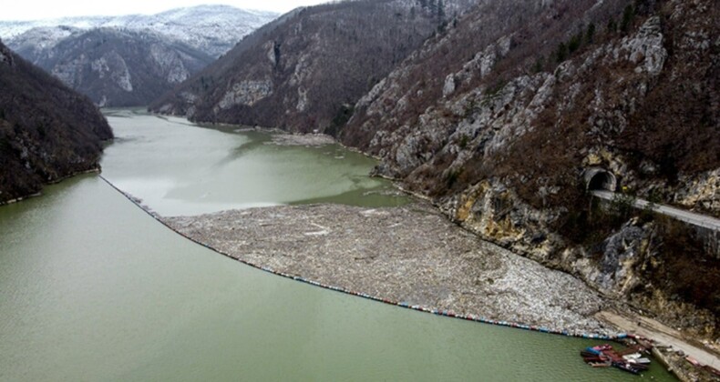 Bosna Hersek’teki Drina Nehri, ekolojik felaket sinyali veriyor