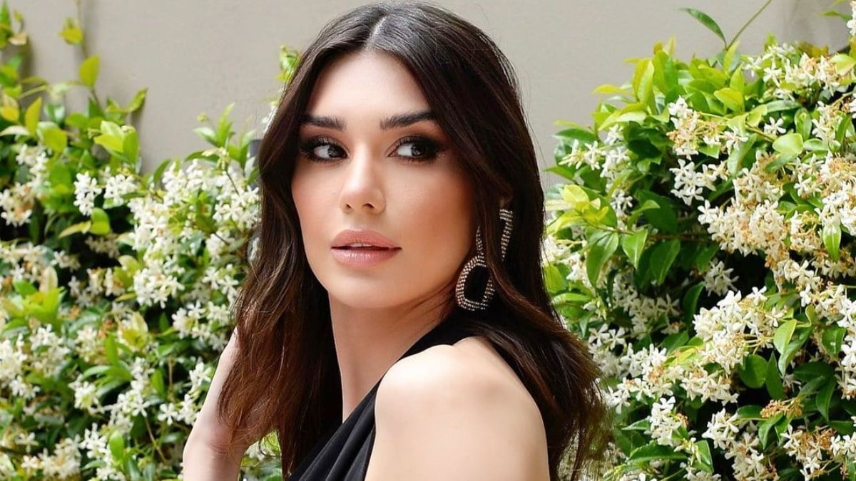 Burcu Kıratlı derileri giydi, gören eridi bitti! “Kalpten gidicez”