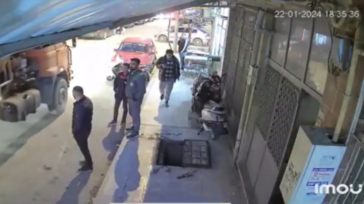 Burdur’da telefona bakarak yürüyordu: Rögara düştü