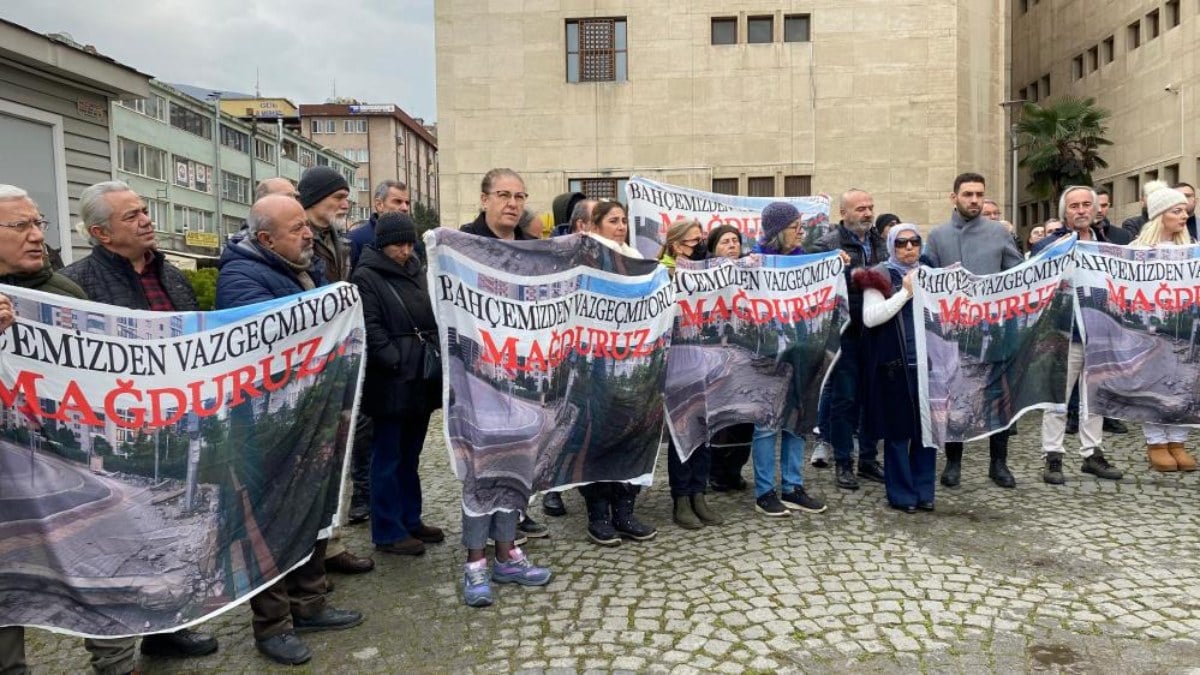 Bursa’da duvarları yıkılan sitenin 7 bin sakini mağdur oldu