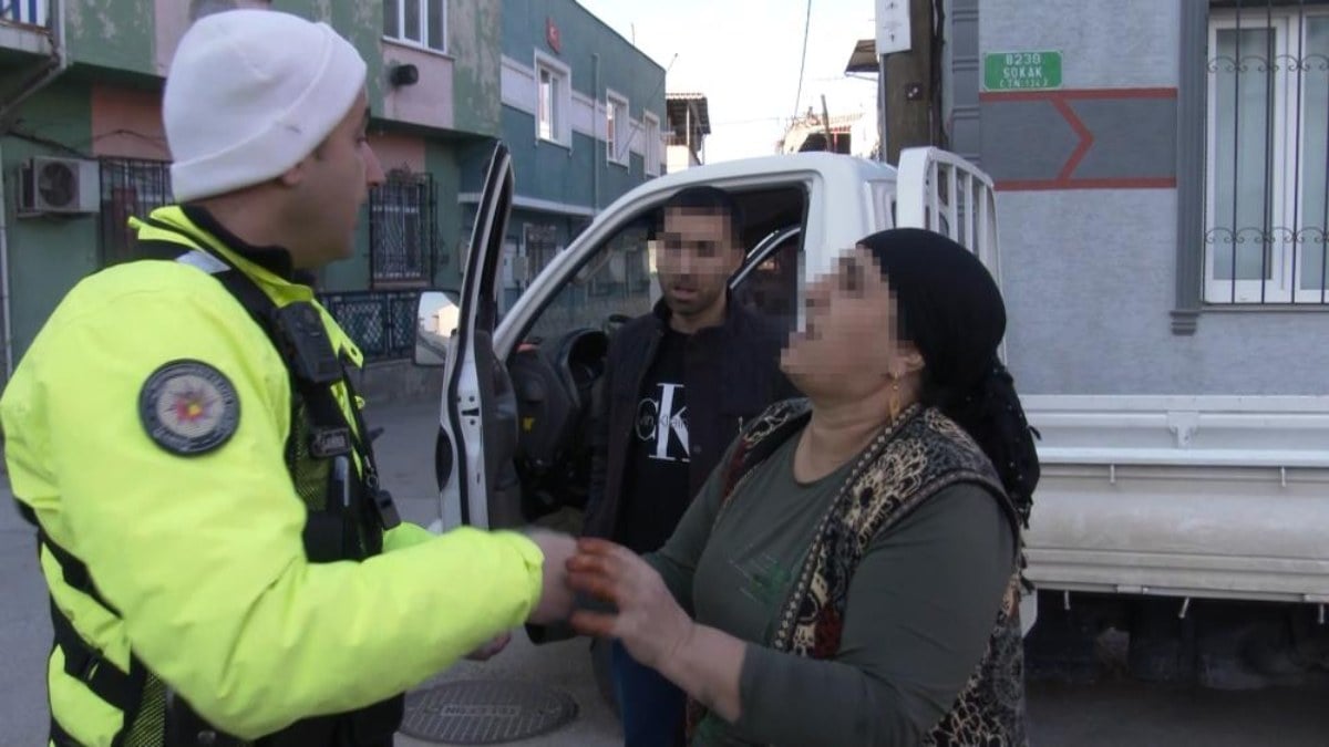 Bursa’da ehliyetsiz sürücü pazara çıkarken yakalandı: ‘Ayağını öpeyim ceza yazma’