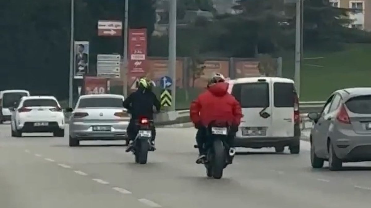 Bursa’daki motosikletlilerin tehlikeli manevraları kamerada