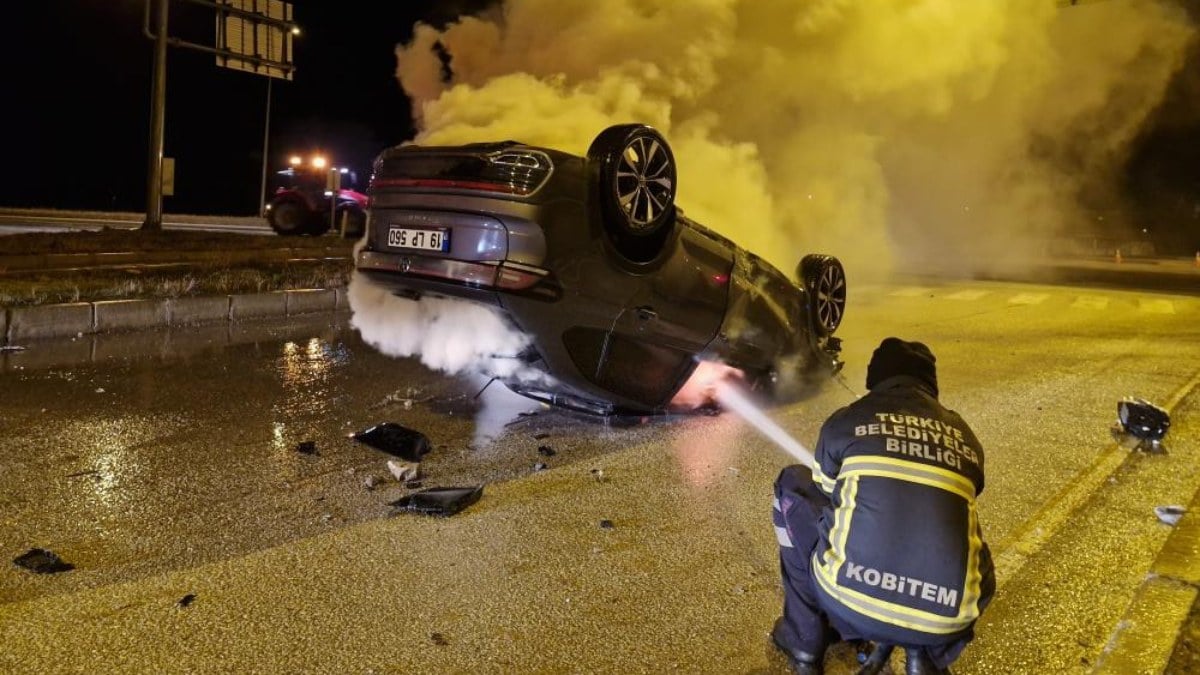 Çorum’da takla atan cip alev aldı: 2 kişi yaralandı