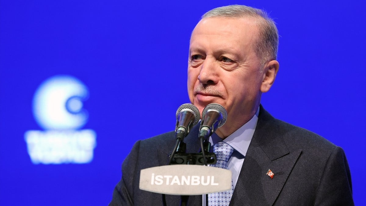 Cumhurbaşkanı Erdoğan 9’uncu torununu kucağına aldı