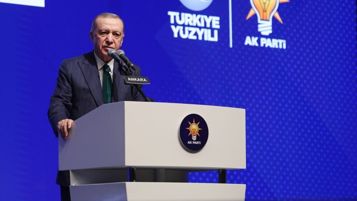 Cumhurbaşkanı Erdoğan: Özgür Efendi’yi de vesayetten kurtarıp özgürleştireceğiz