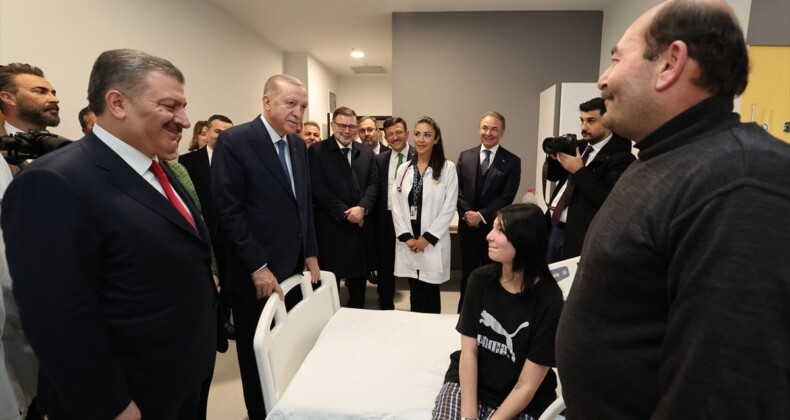 Cumhurbaşkanı Erdoğan’dan tedavi gören çocuklara ziyaret